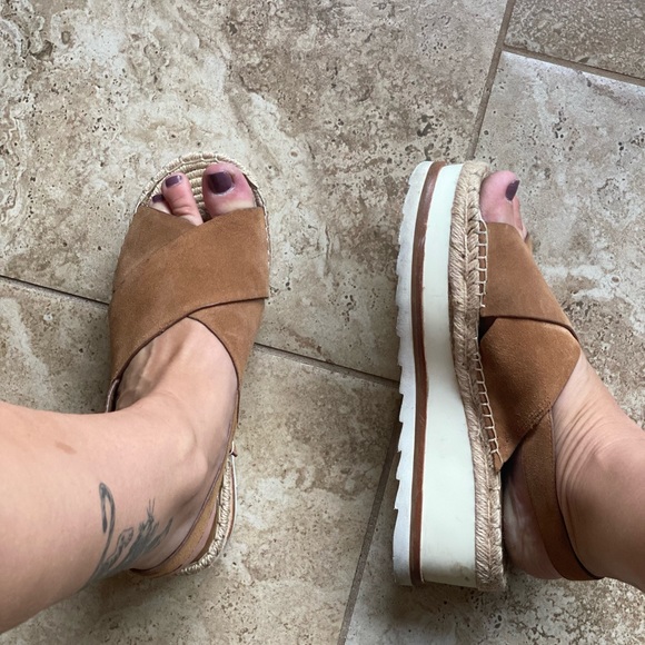 Marc Fisher “Gandy” platform slingback sandal - Picture 3 of 7